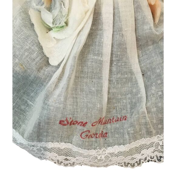 Vintage Stone Mountain Georgia Souvenir Doll from the 1950s-1960s - Picture 2 of 4